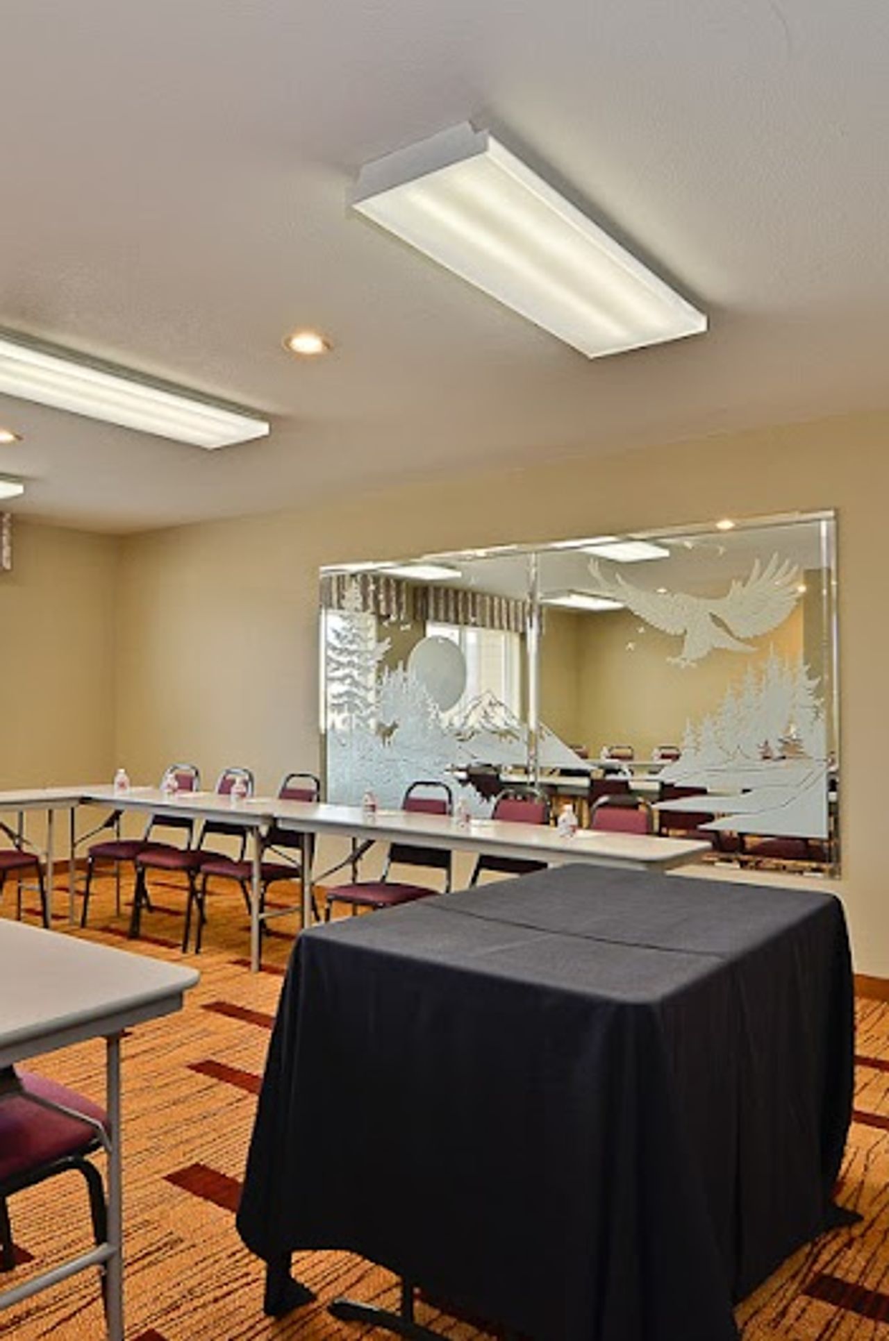 Photo of Clackamas Inn & Suites