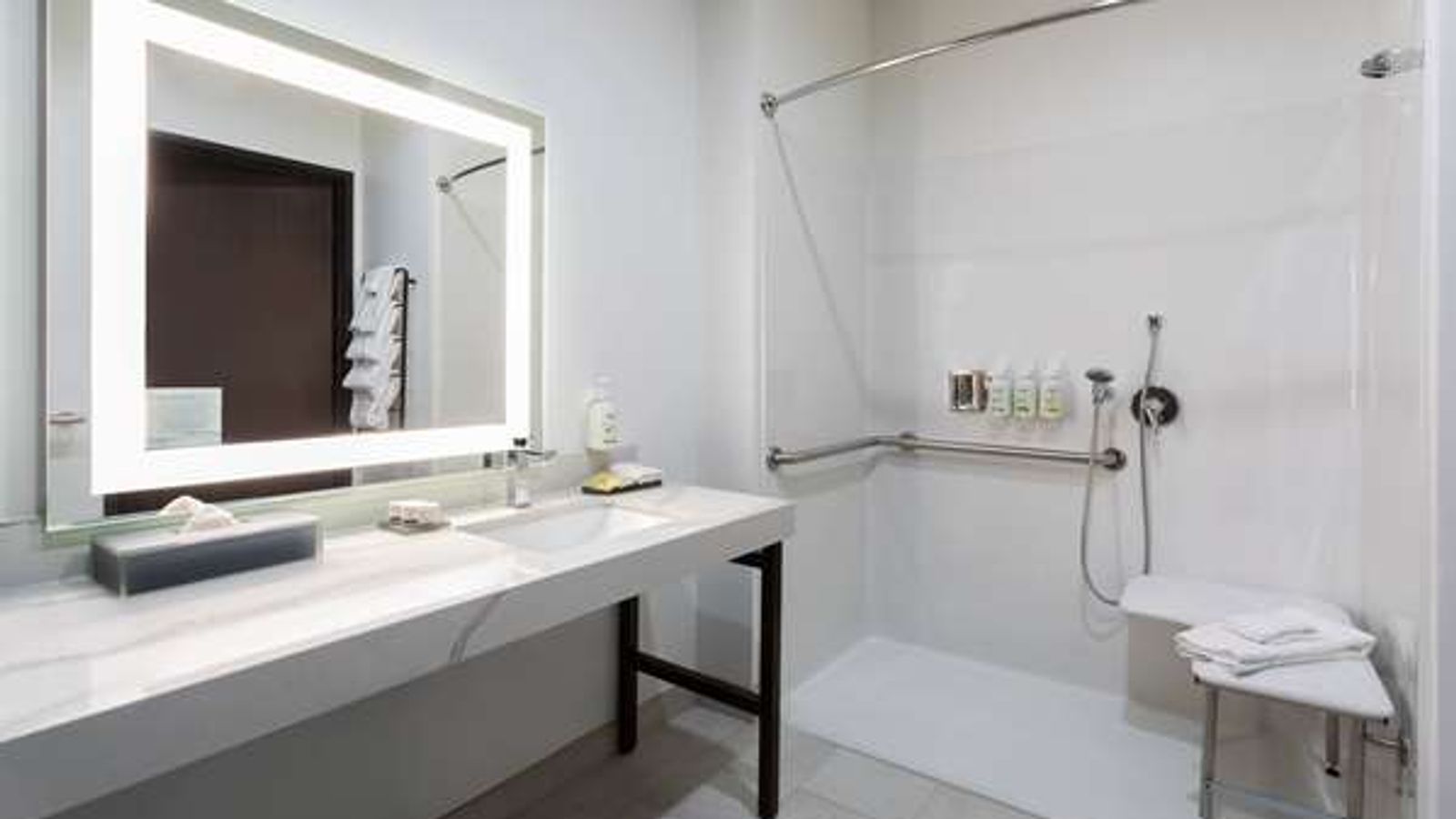 Photo of La Quinta Inn & Suites by Wyndham Galt Lodi North