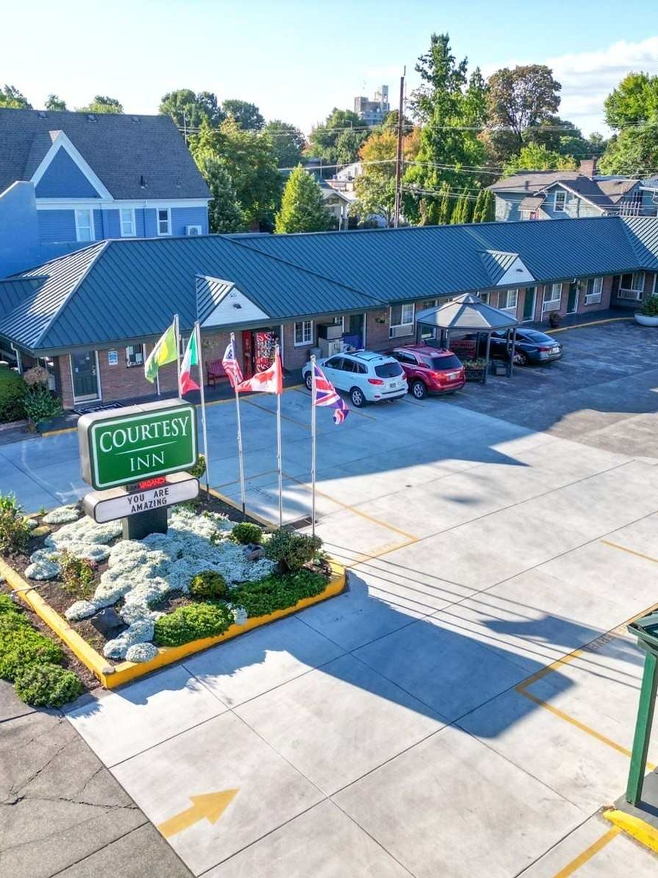 Courtesy Inn Eugene - Exterior, Aerial View