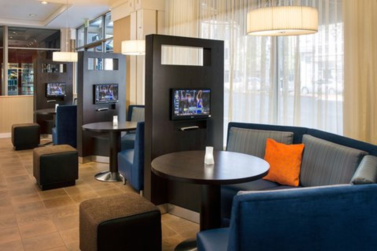 Photo of Courtyard Oakland Downtown