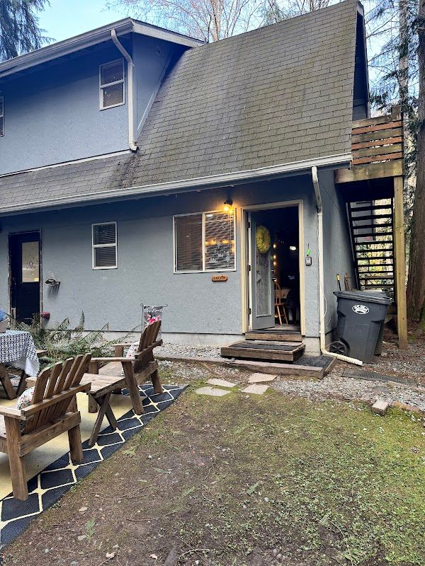 Photo of Mountain Meadows Inn Bed & Breakfast - Outdoor seating area