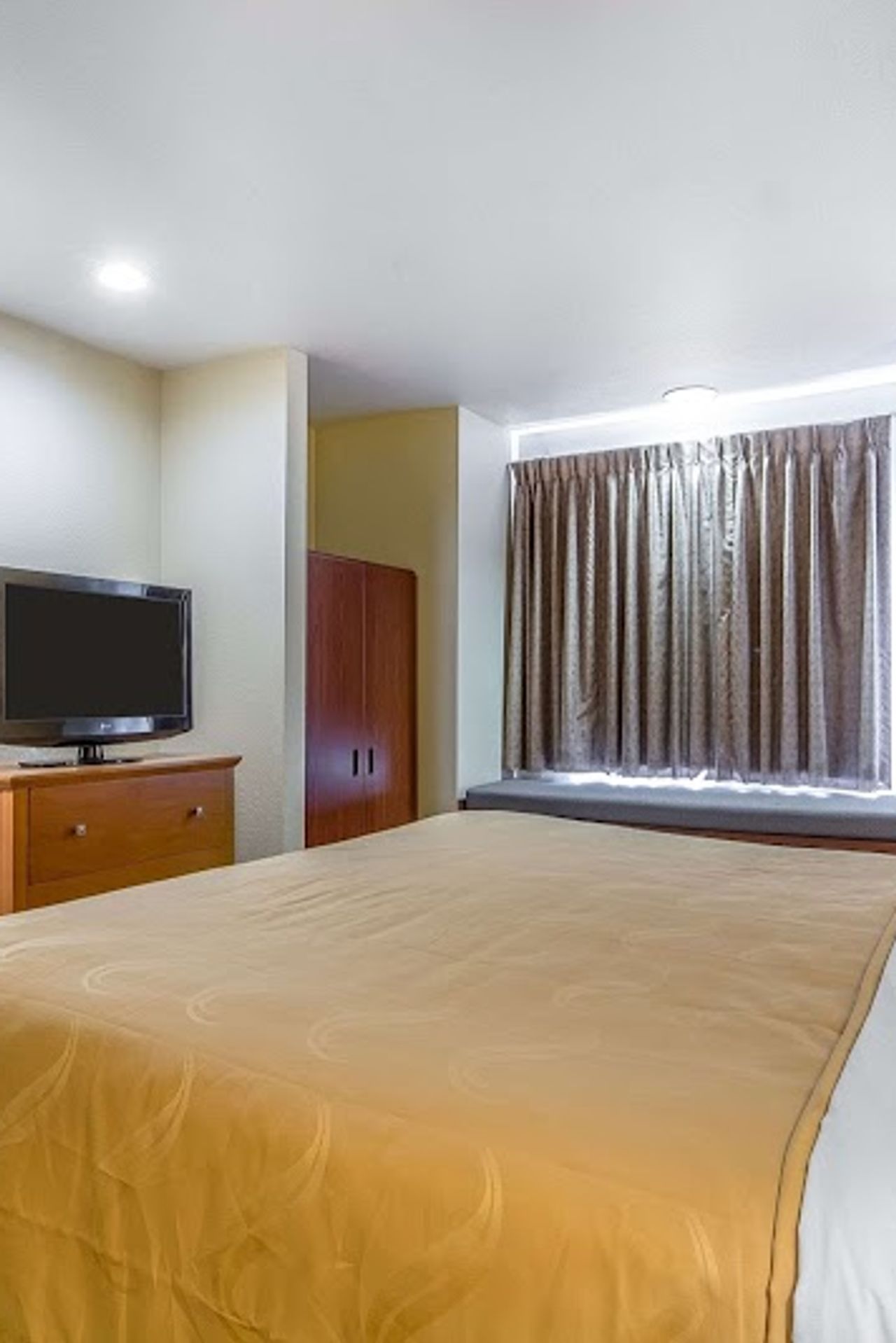 Photo of Quality Inn & Suites