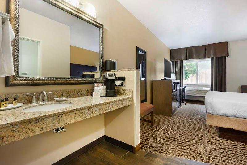 Photo of Best Western Plus Yakima Hotel