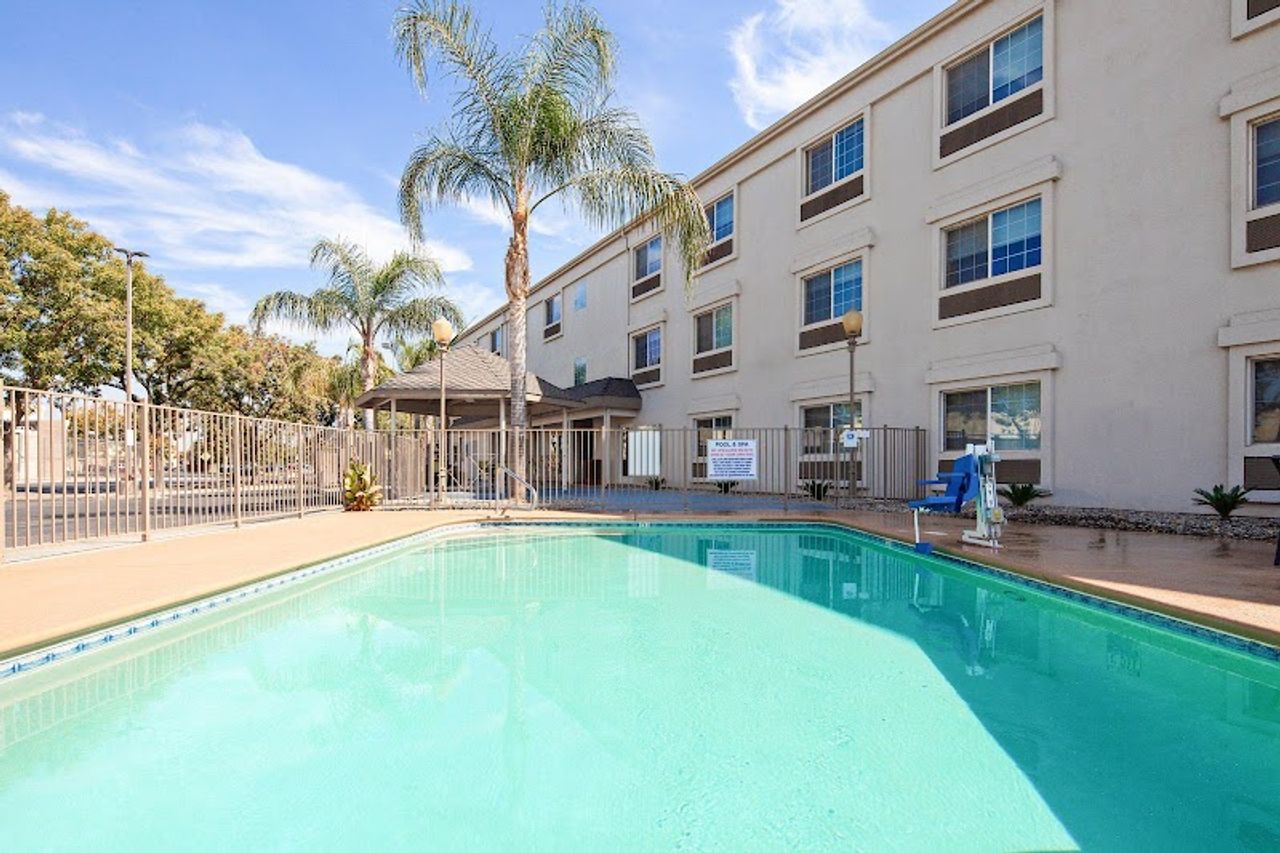 Photo of Holiday Inn Express & Suites Tulare by IHG