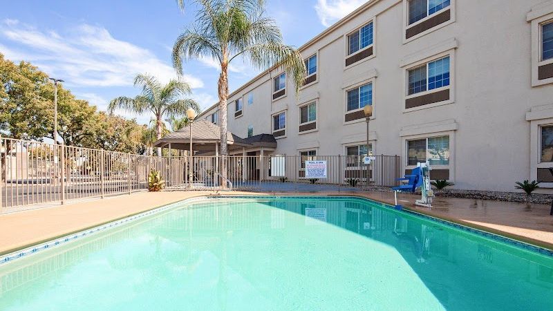 Photo of Holiday Inn Express & Suites Tulare by IHG