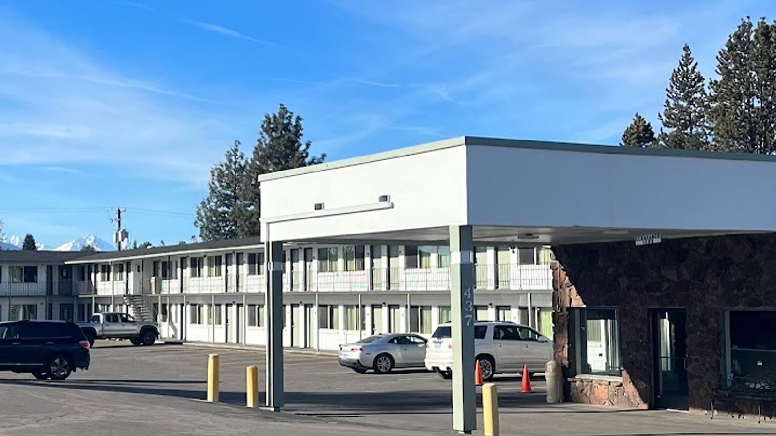 Photo of bend inn & suites