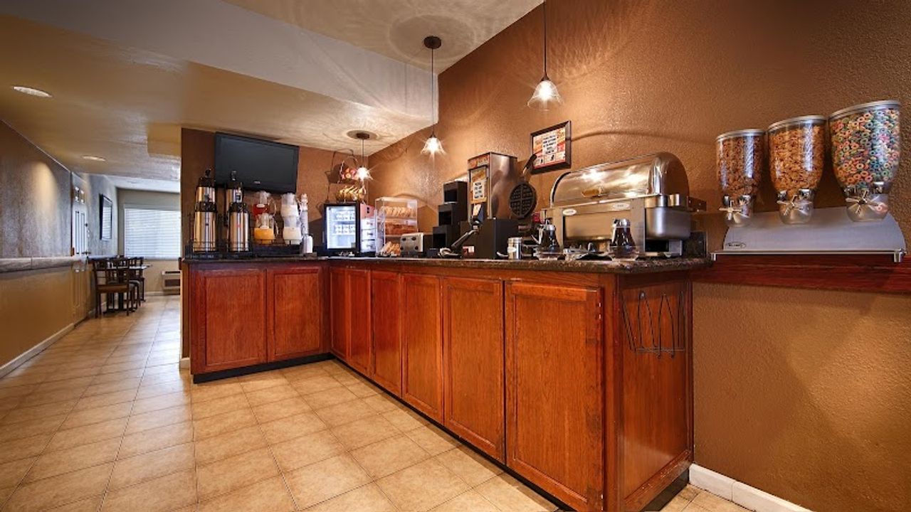 Photo of Best Western Town House Lodge