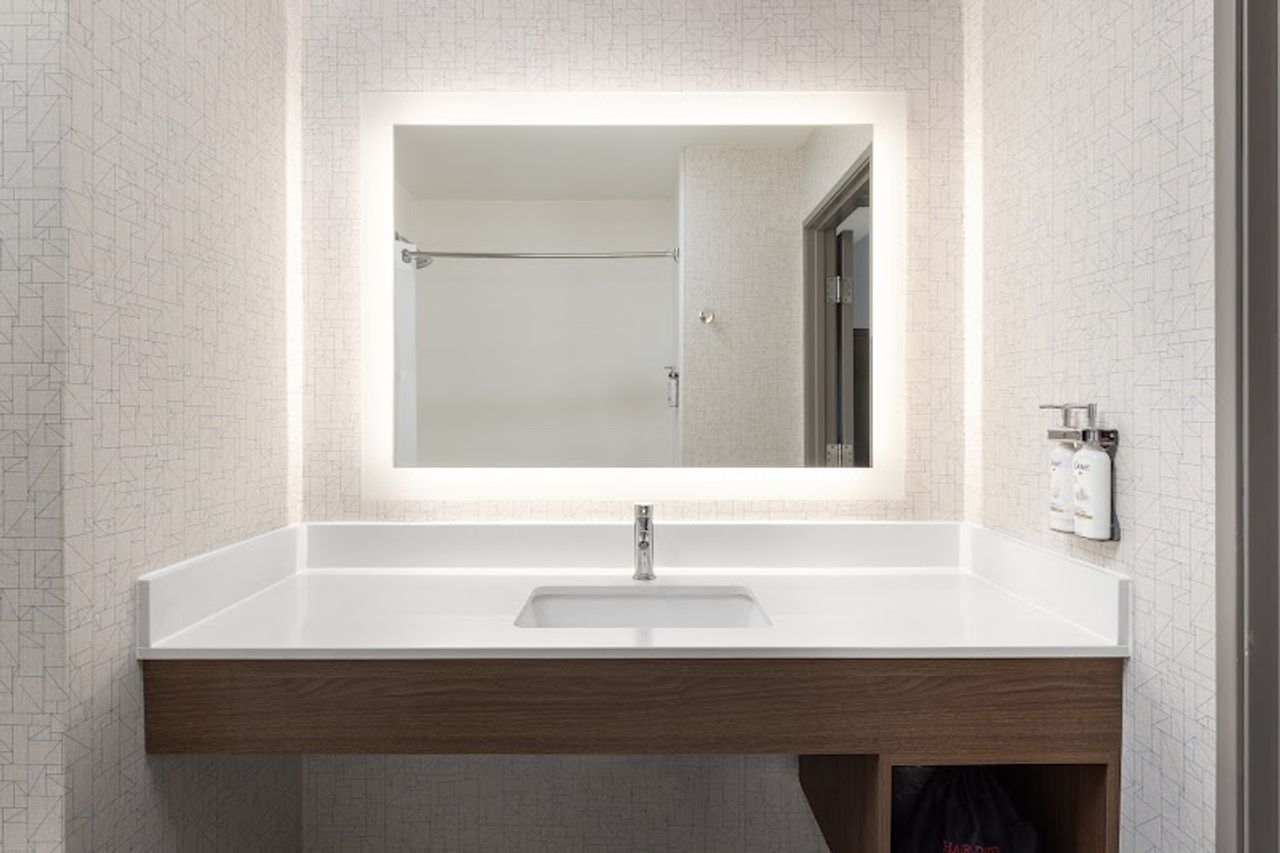 Photo of Holiday Inn Express & Suites Sacramento NE Cal Expo, an IHG Hotel