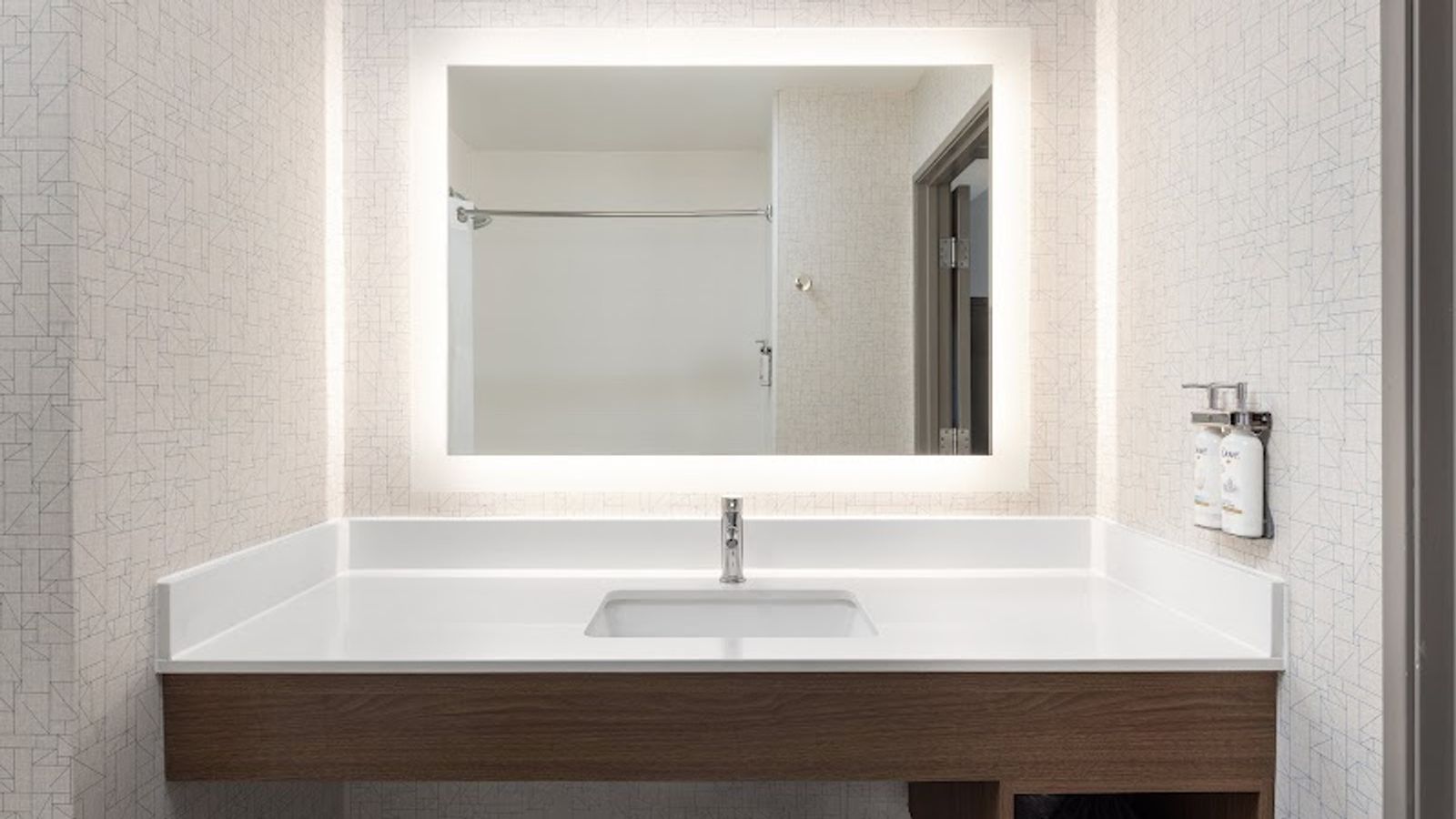 Photo of Holiday Inn Express & Suites Sacramento NE Cal Expo, an IHG Hotel