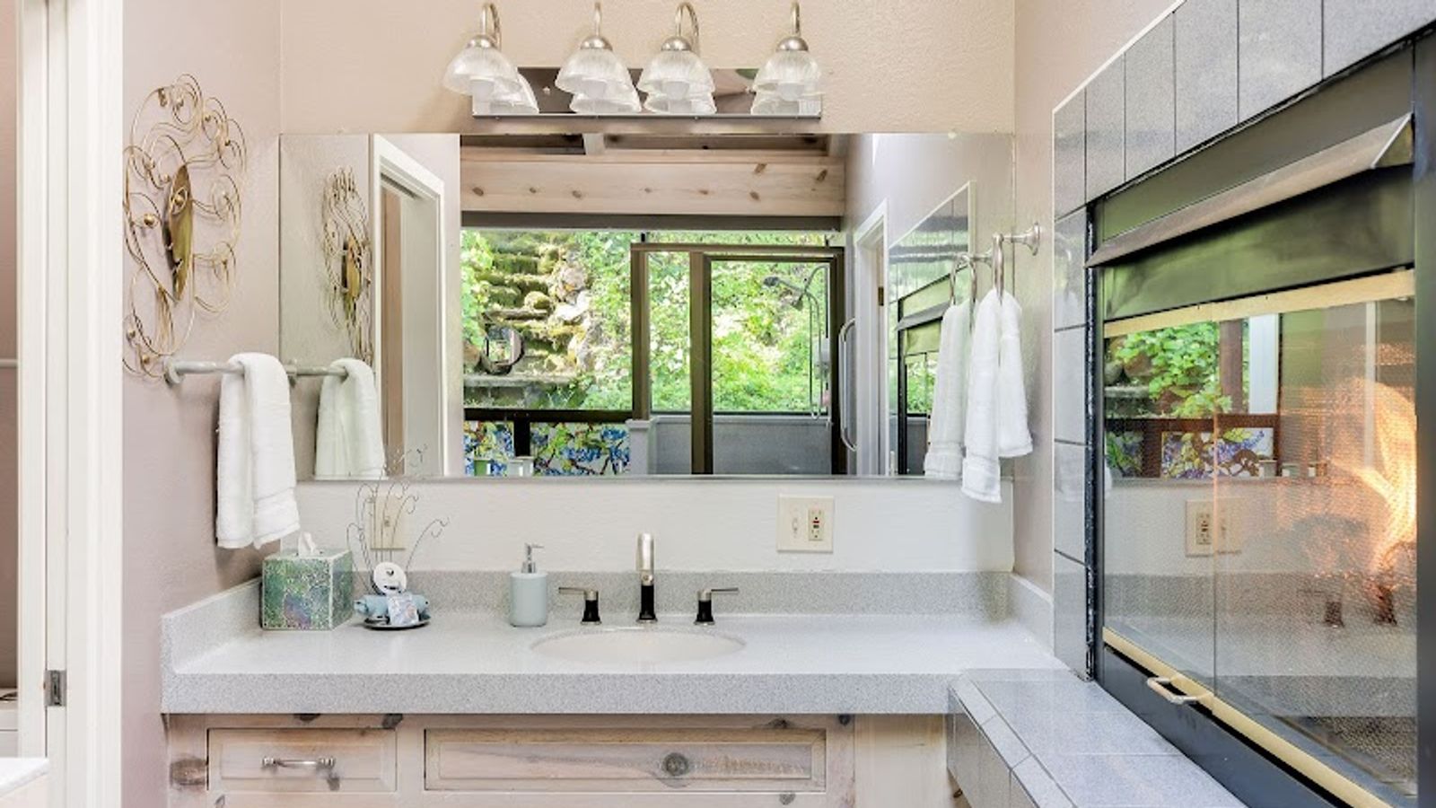 Photo of Potter's Foothill House B&B