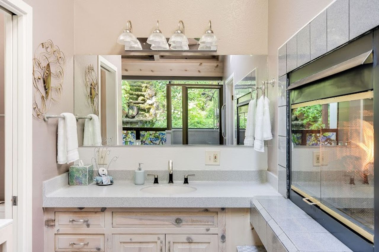 Photo of Potter's Foothill House B&B