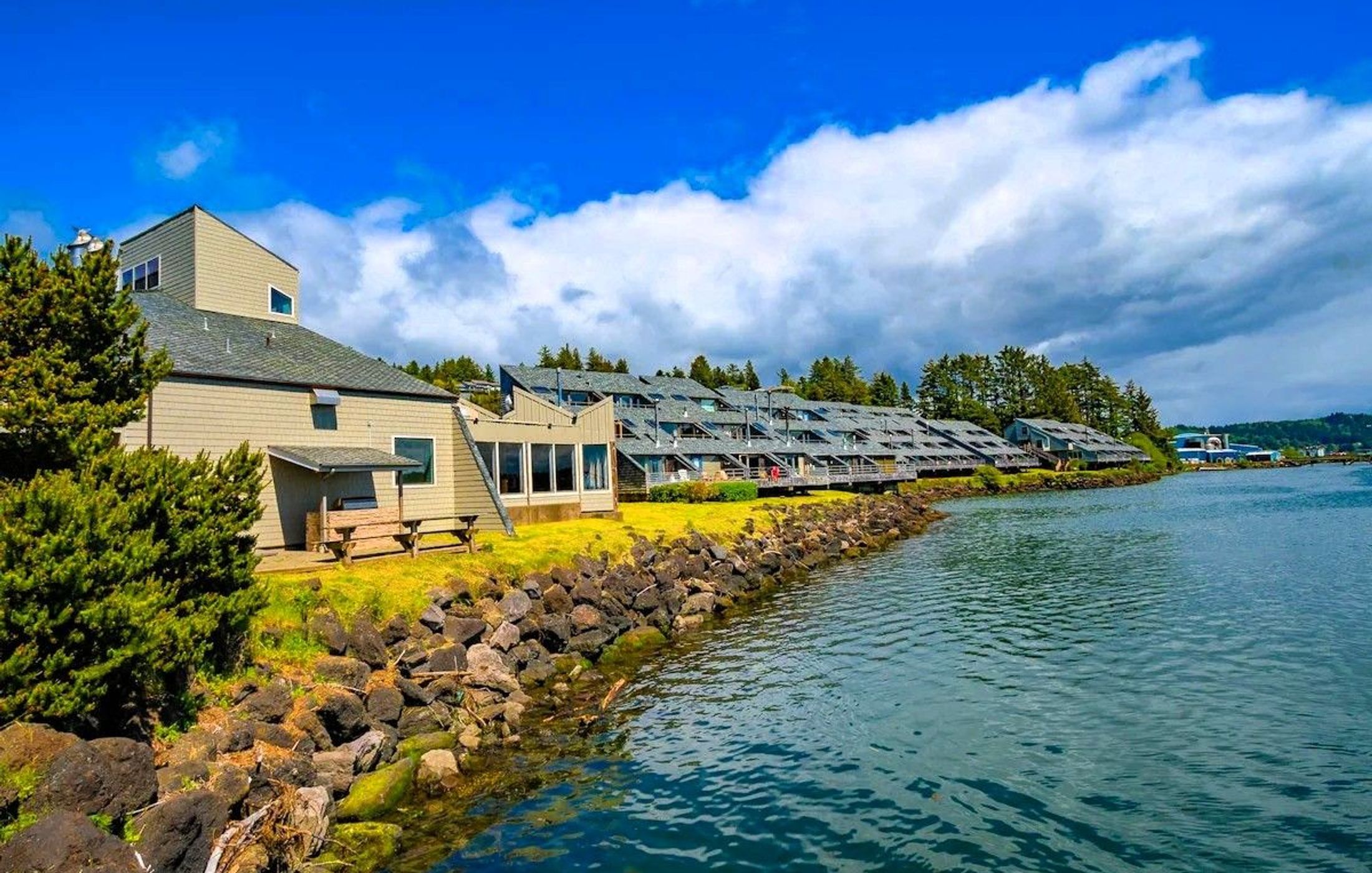 Embarcadero Resort Hotel & Marina