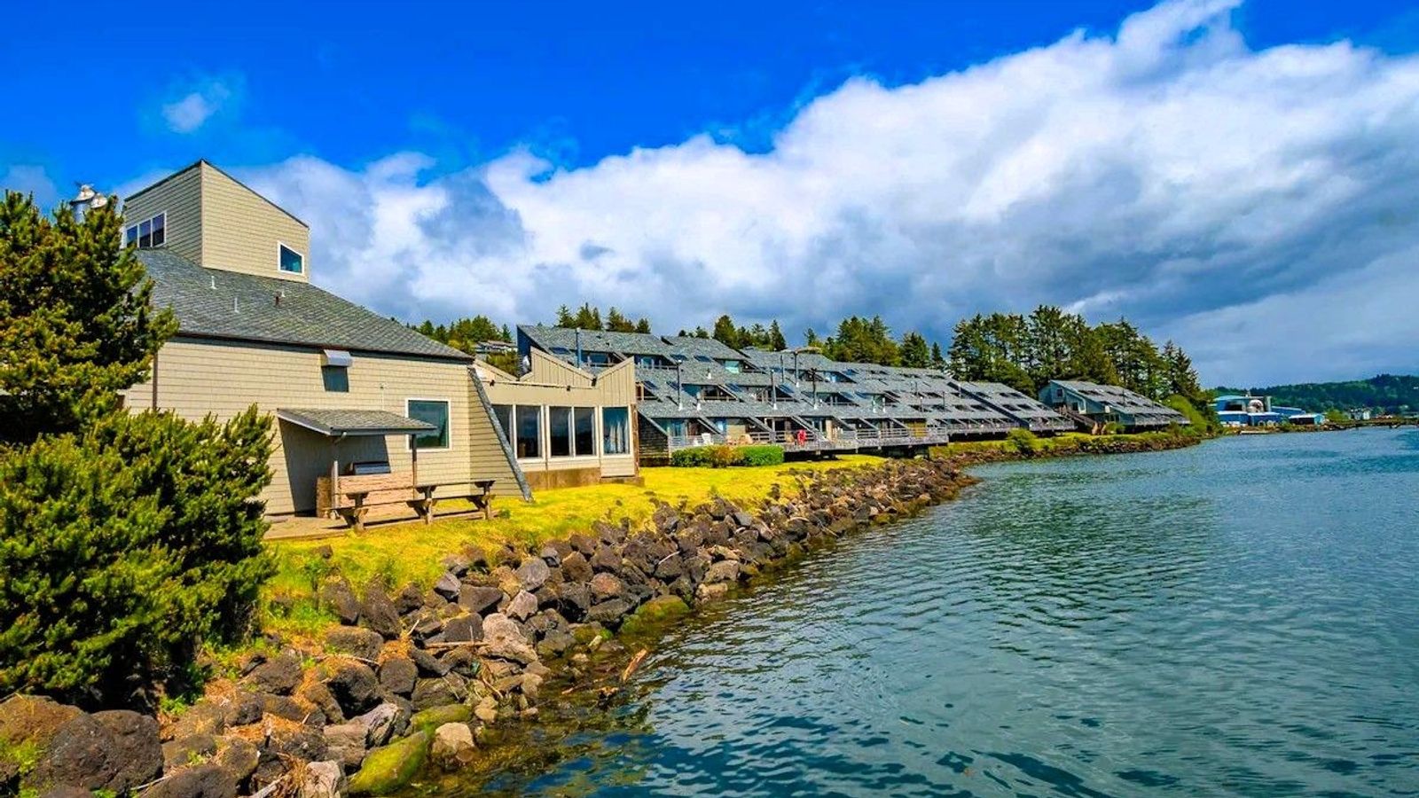 Embarcadero Resort Hotel & Marina