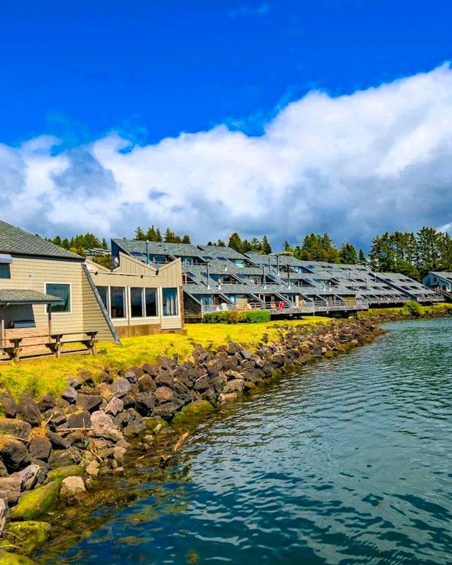 Embarcadero Resort Hotel & Marina