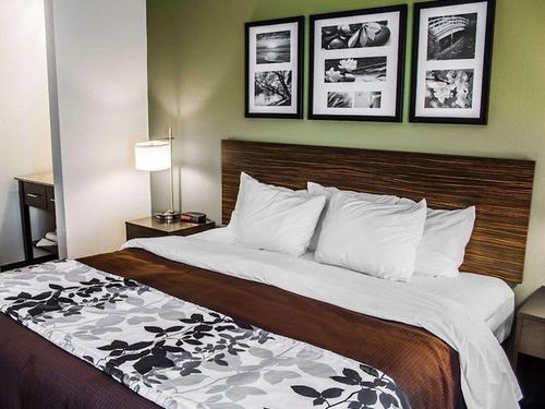 Photo of Sleep Inn & Suites Roseburg North Near Medical Center