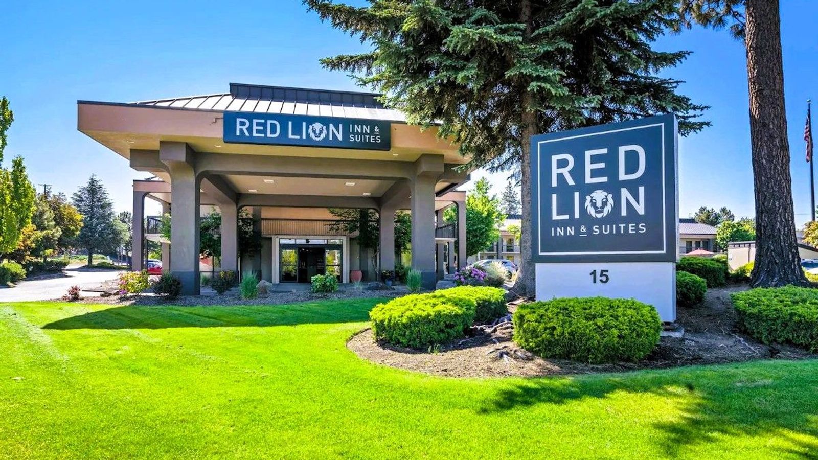Red Lion Inn & Suites Deschutes River Bend