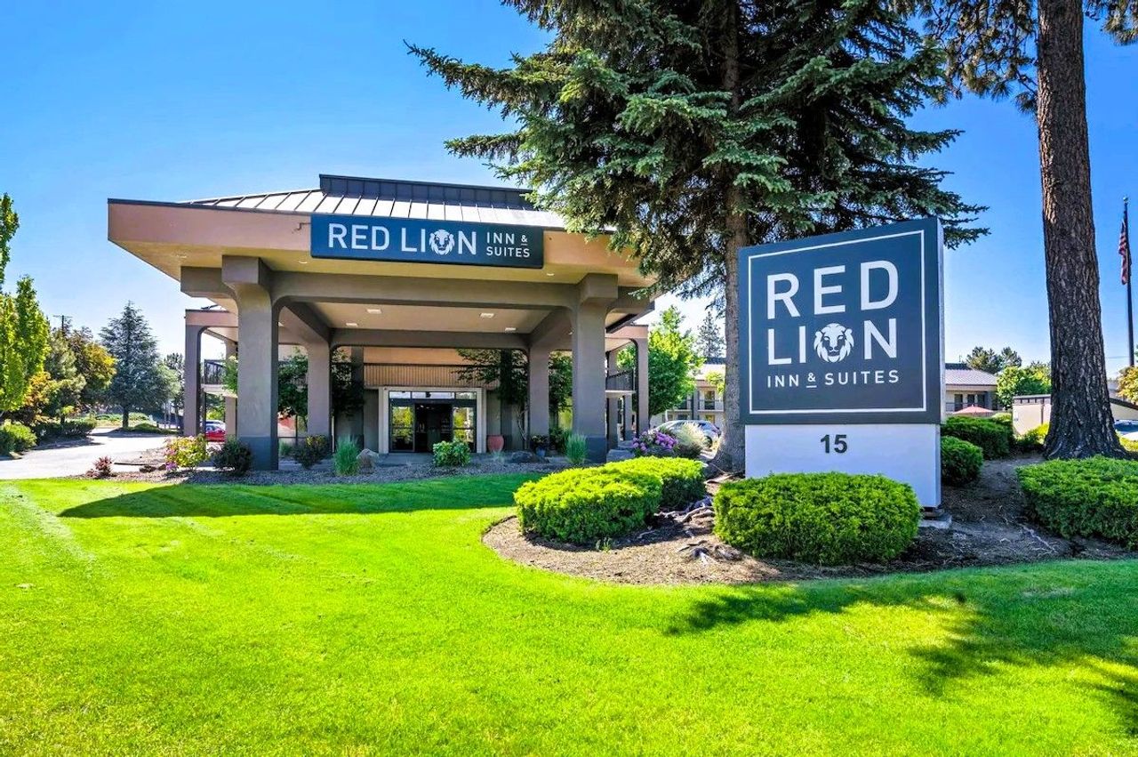 Red Lion Inn & Suites Deschutes River Bend