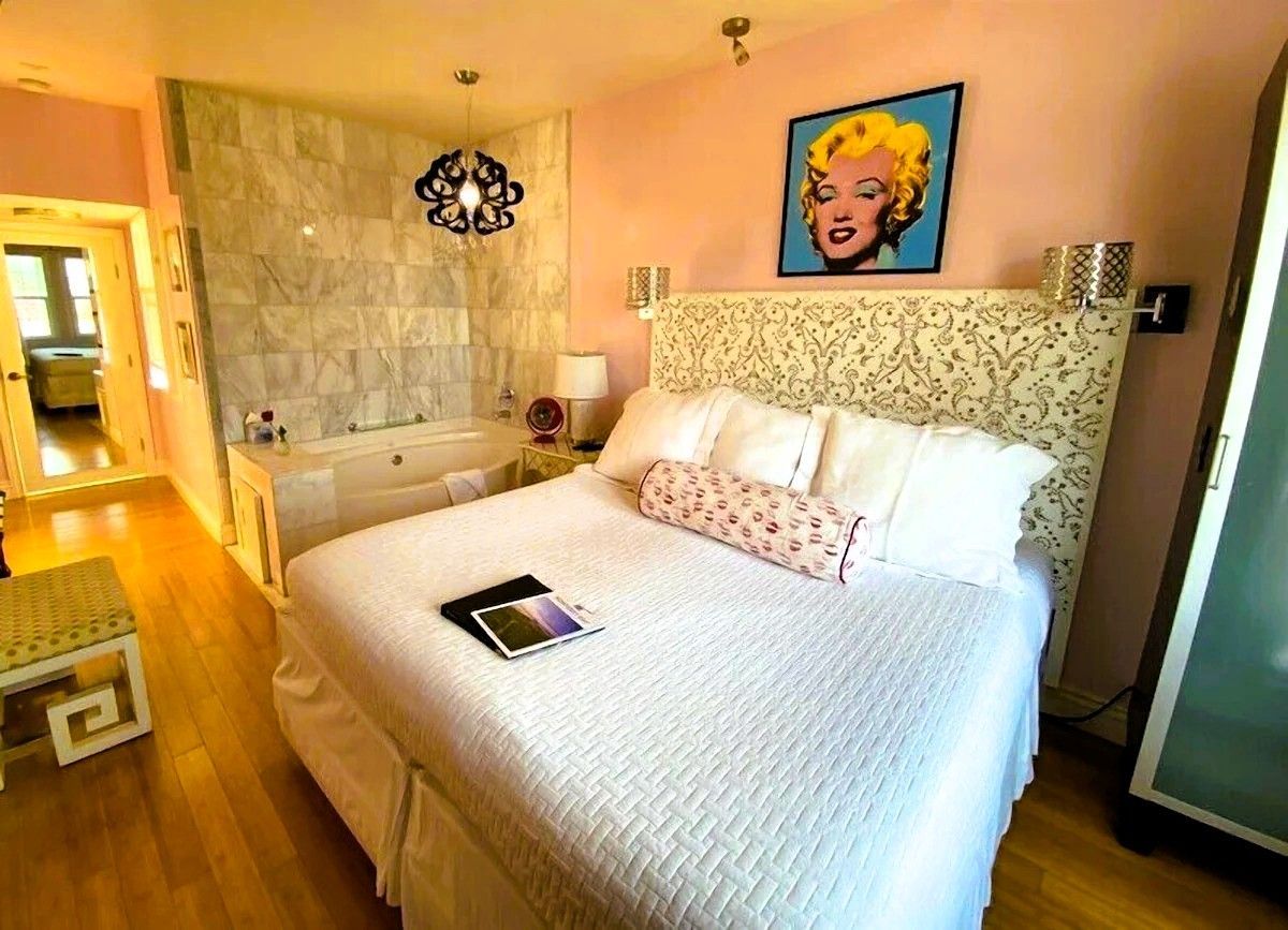 Photo of Hotel 1110 - Norma Jean Honeymoon Suite, Private In-room Jetted Tub