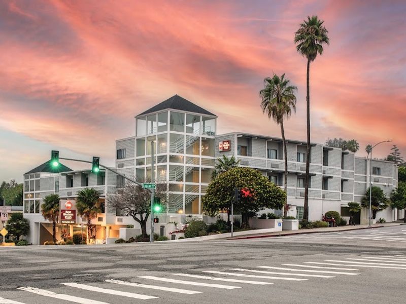 Best Western Plus All Suites Inn