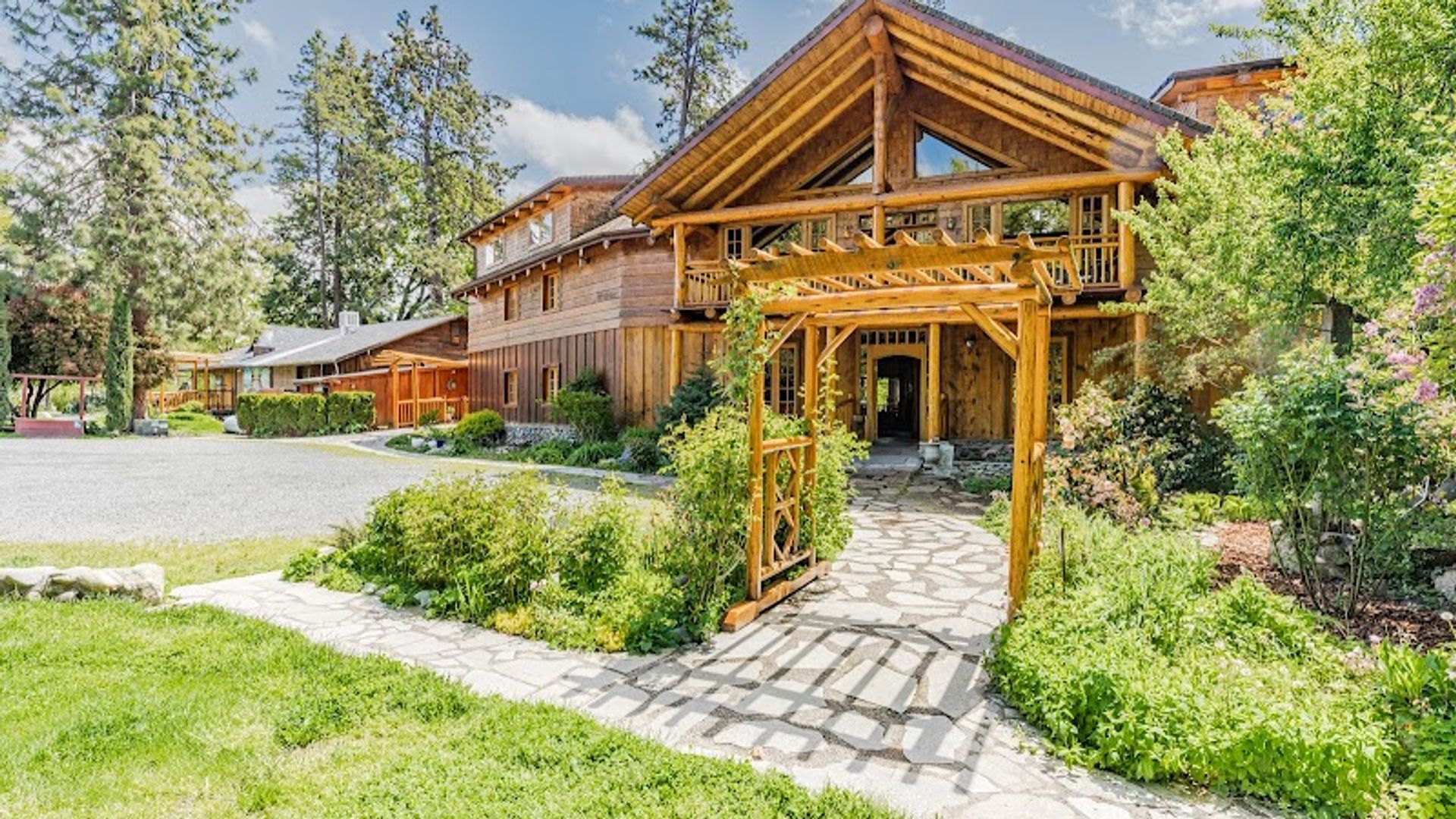 The Lindsay Lodge & Restaurant