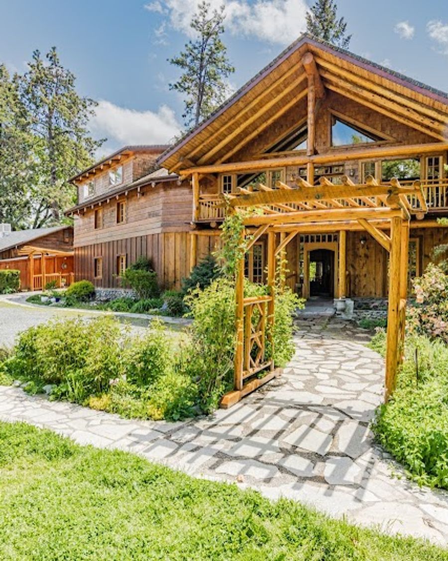 The Lindsay Lodge & Restaurant