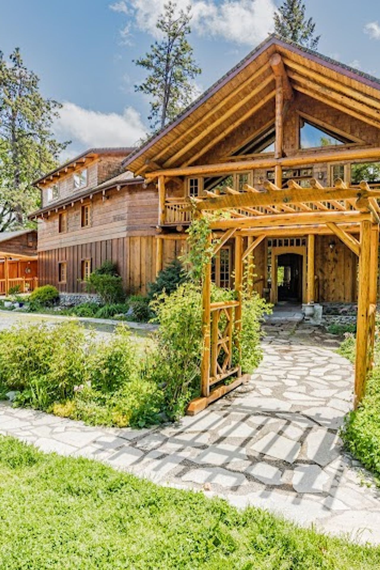 Photo of The Lindsay Lodge & Restaurant