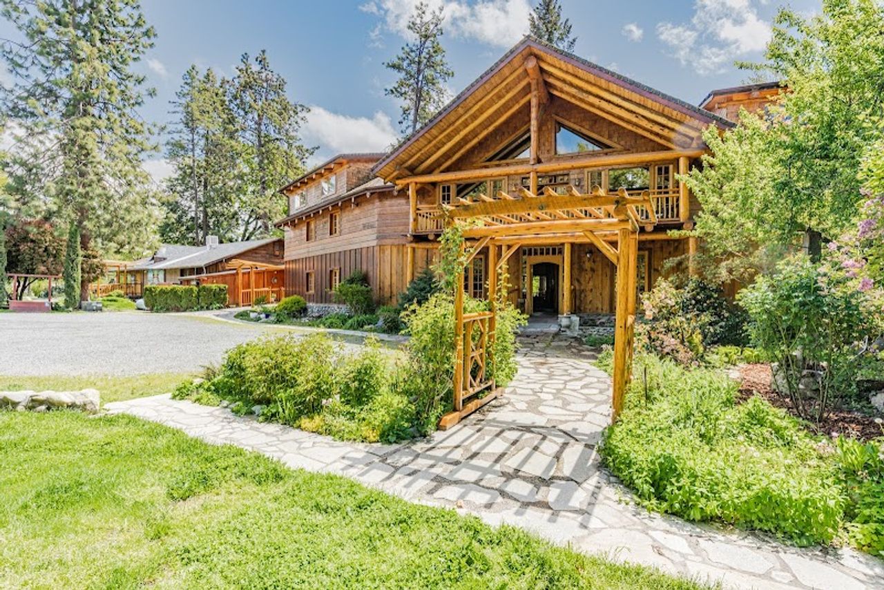 Photo of The Lindsay Lodge & Restaurant