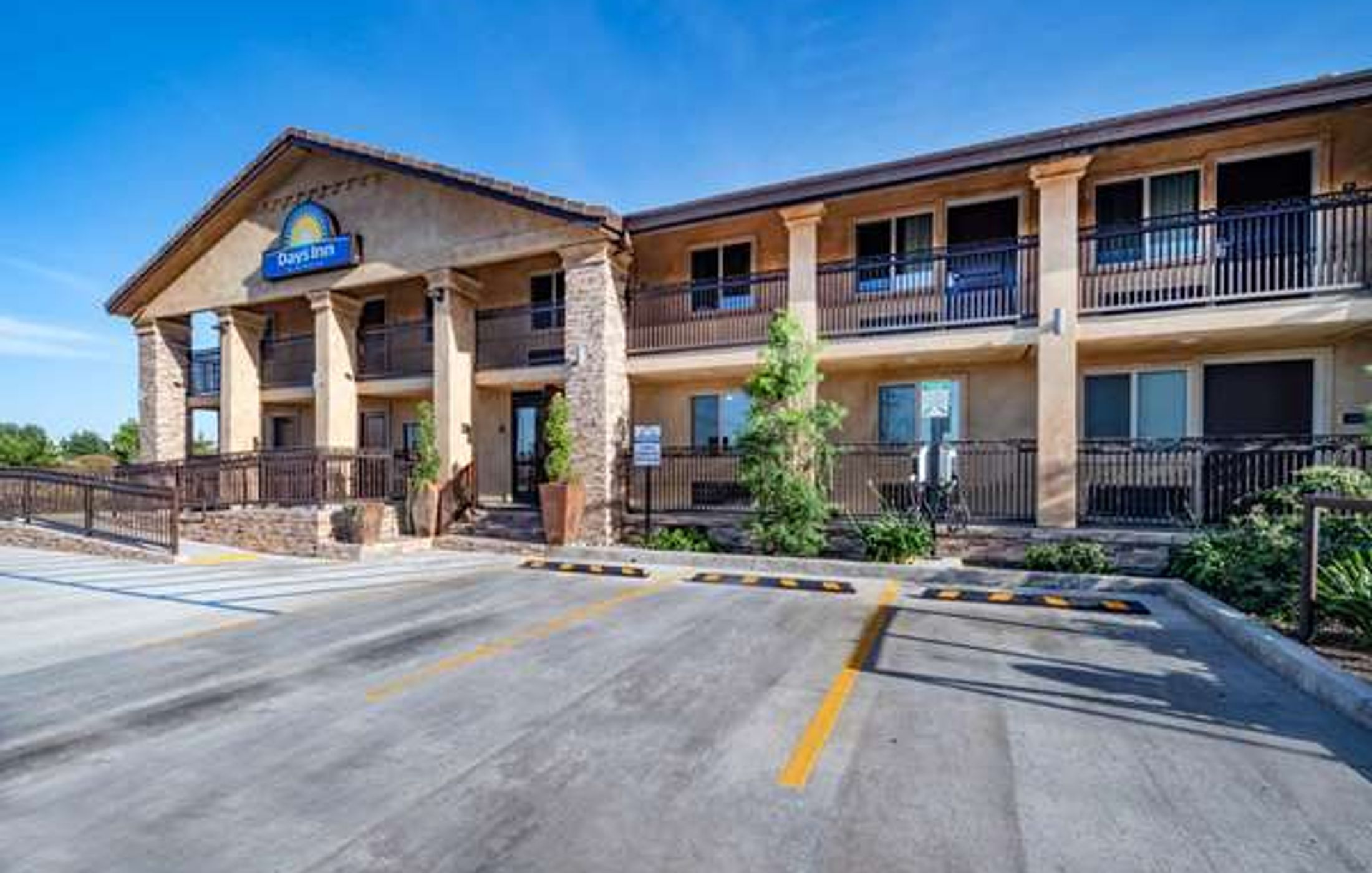 Days Inn by Wyndham Galt/Elk Grove South