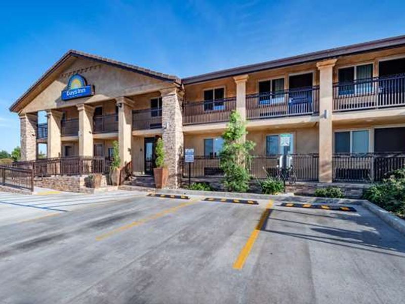 Days Inn by Wyndham Galt/Elk Grove South