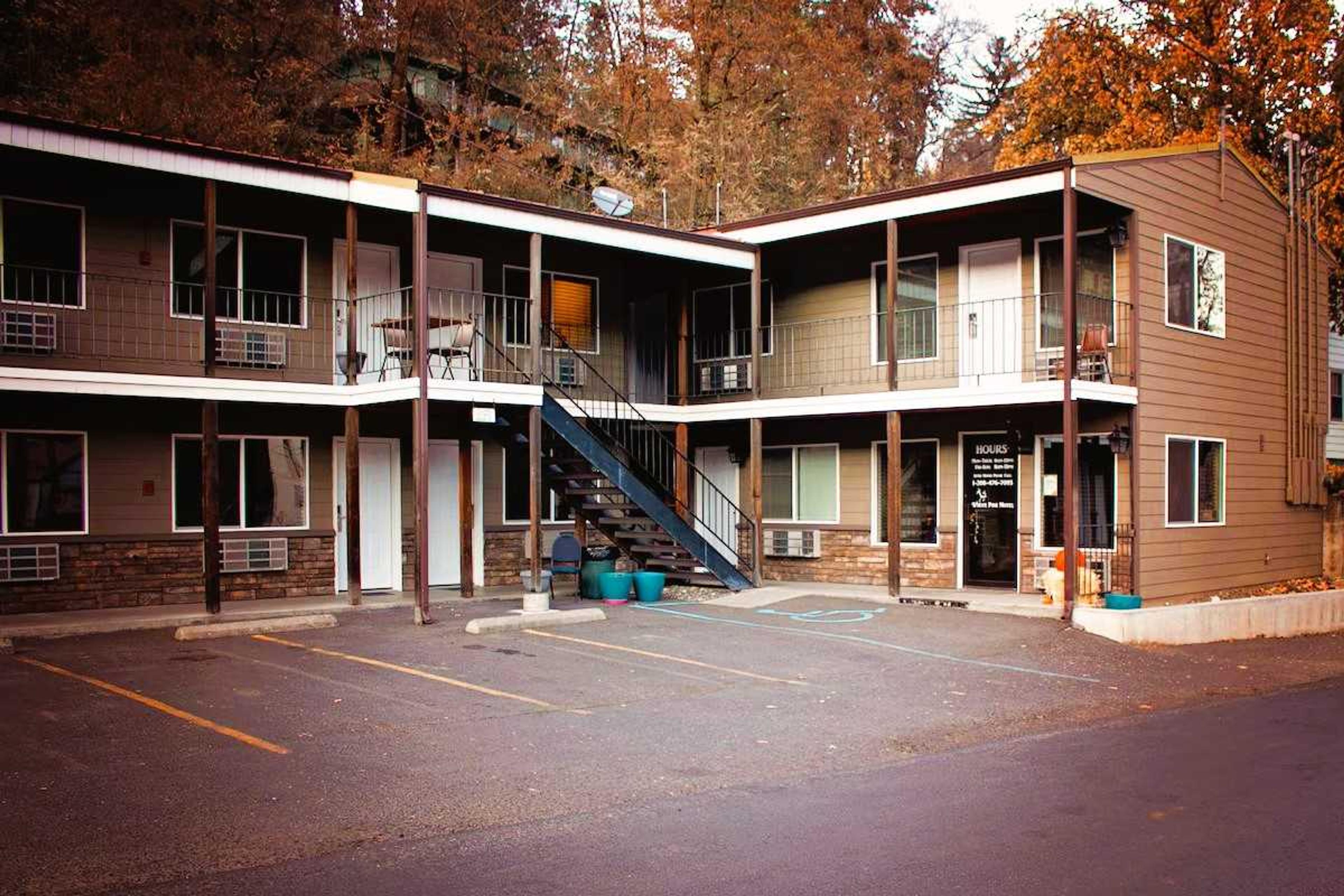 White Pine Motel