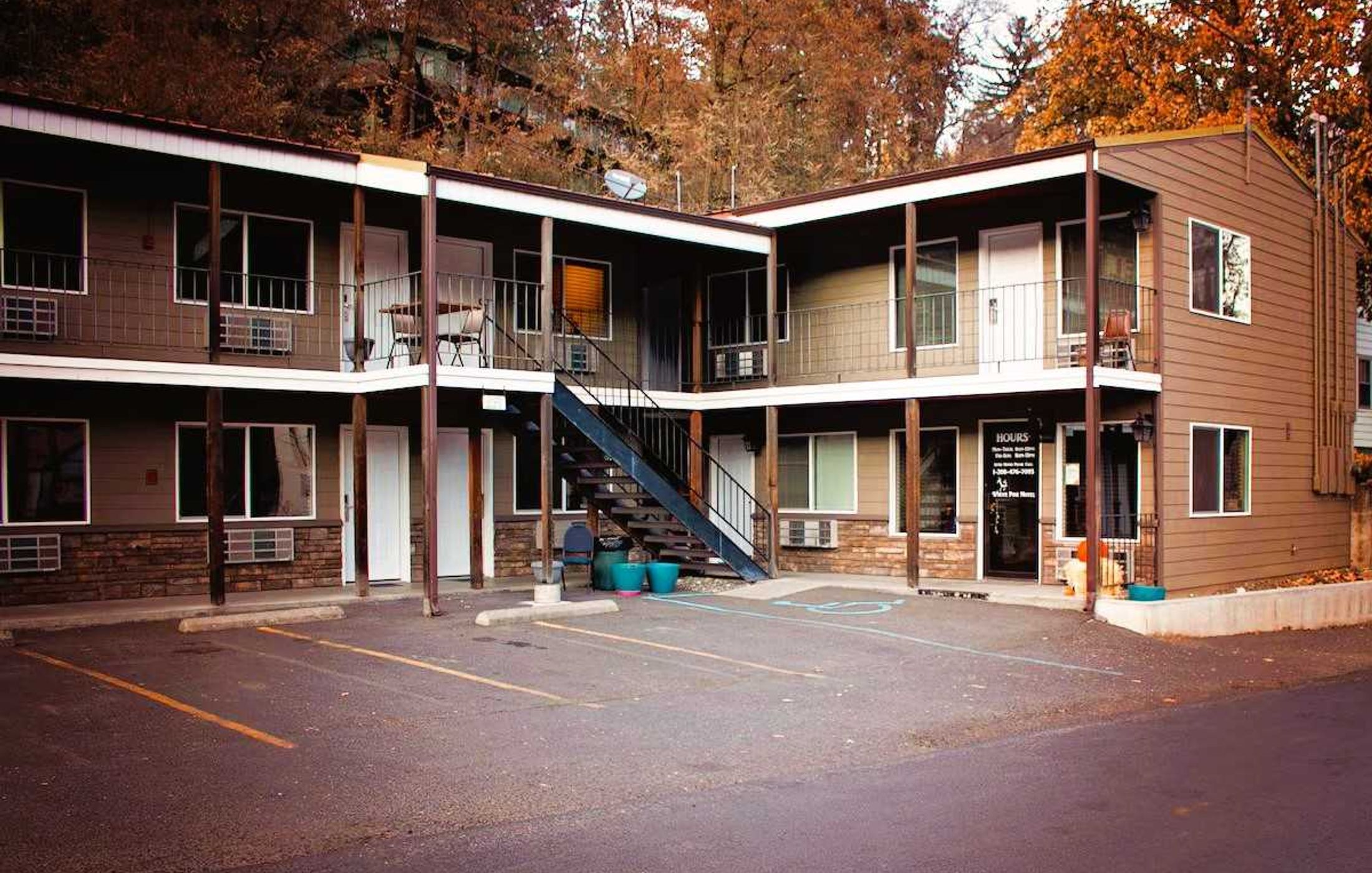 White Pine Motel