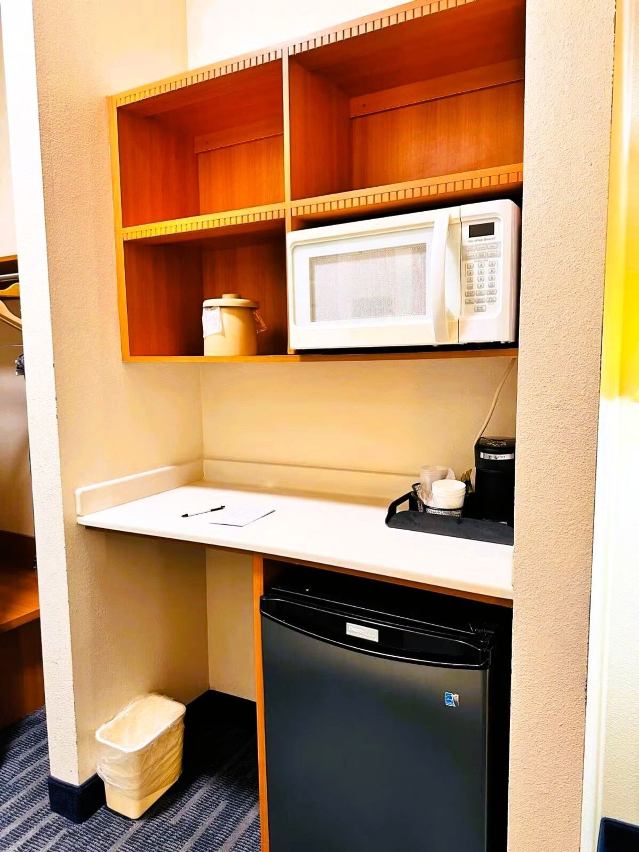 Photo of Ocean Paradise Hotel & Resort - In-room coffee maker, microwave and refreshments