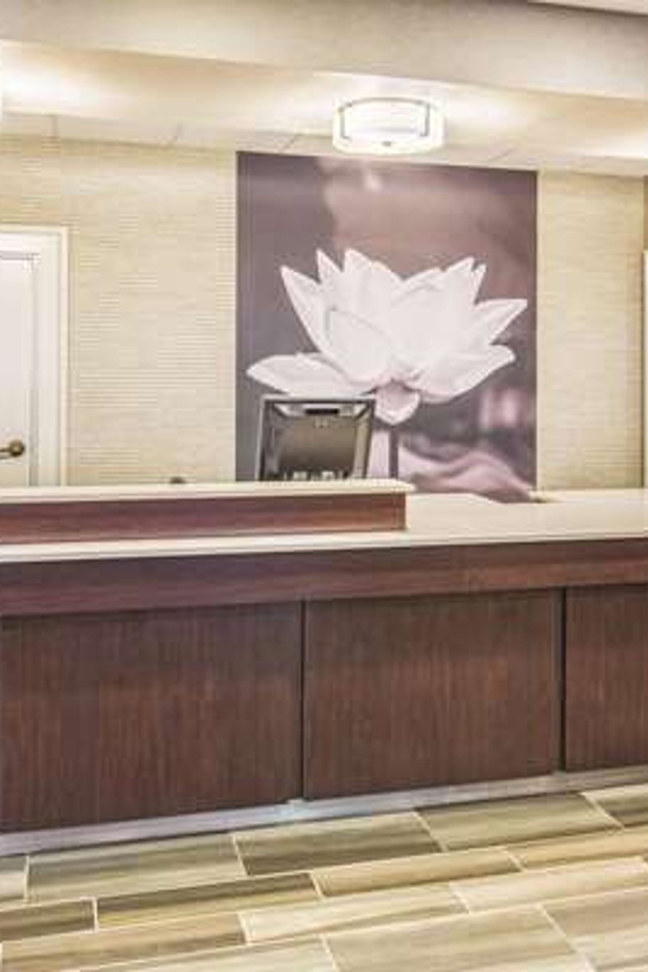 Photo of Howard Johnson by Wyndham Sacramento Downtown