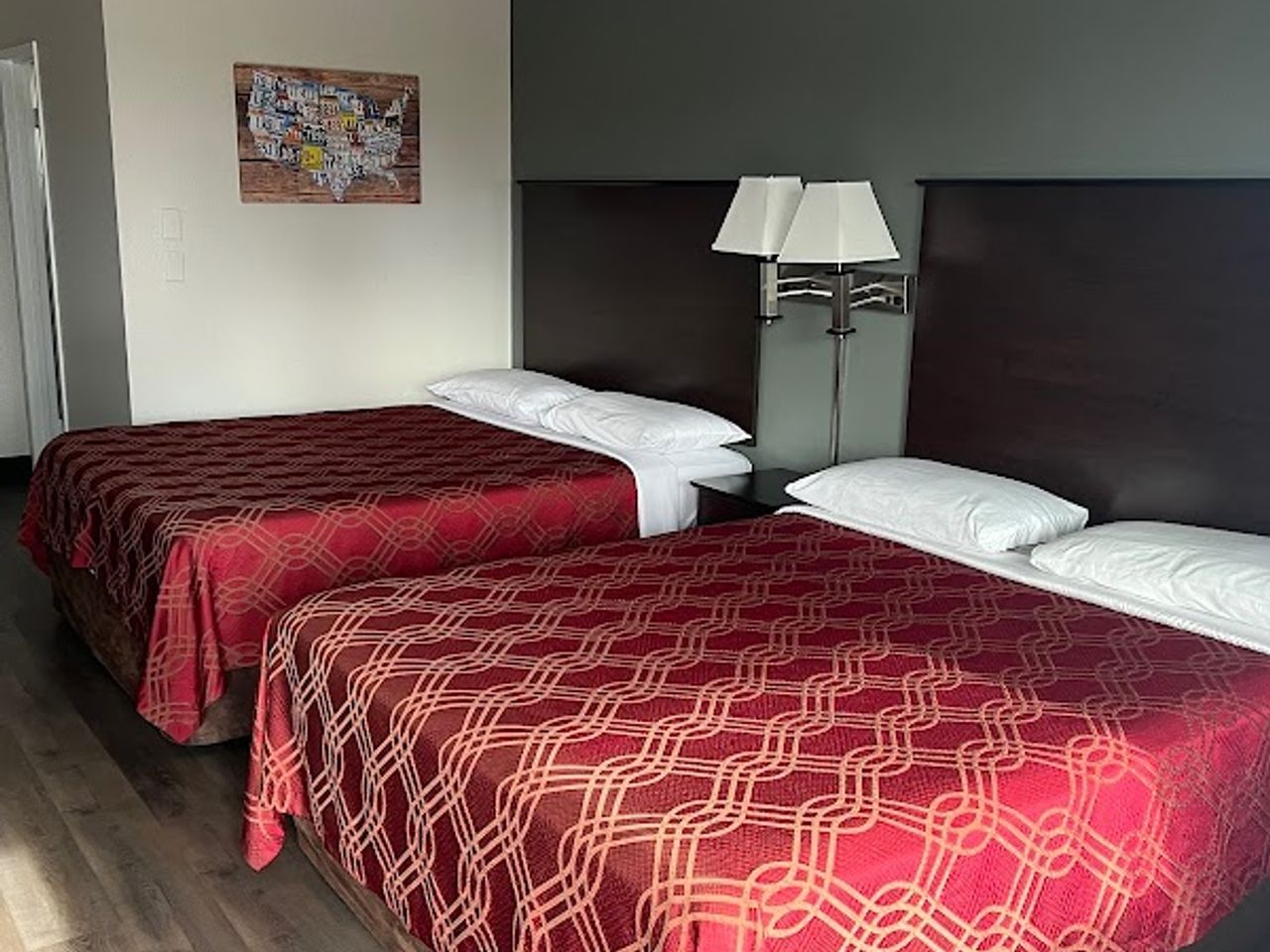 Photo of bend inn & suites