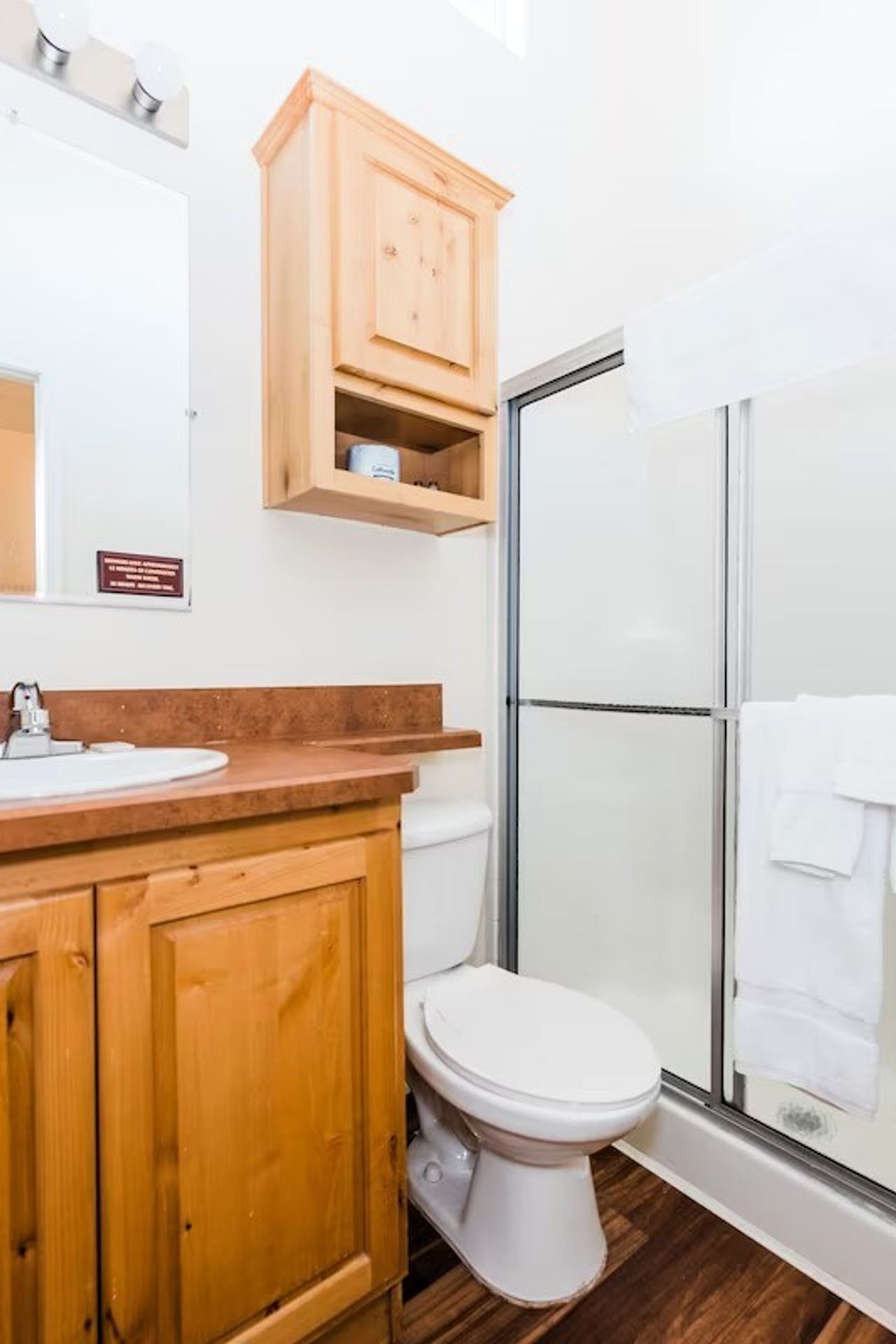 Family Cottage Bathroom Hart's Camp