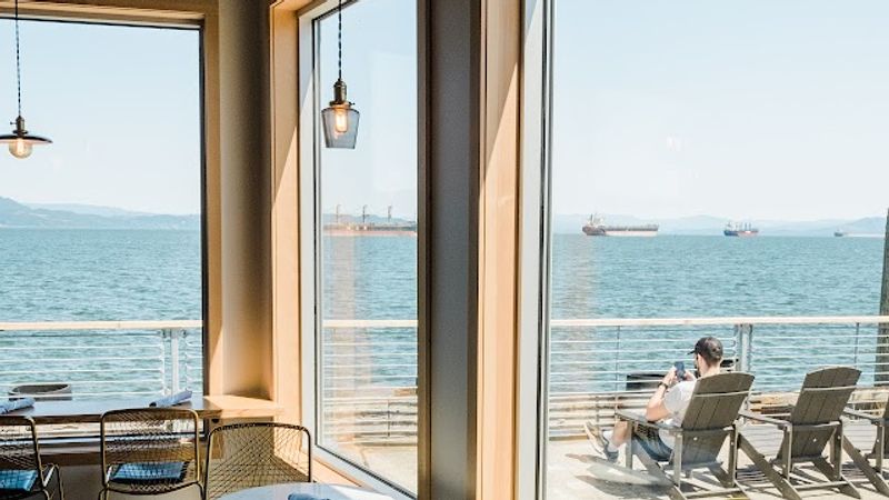 Photo of Bowline Hotel