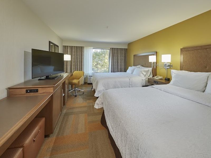 Photo of Hampton Inn & Suites Hood River