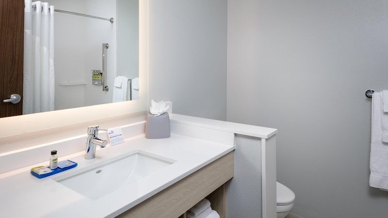 Photo of Holiday Inn Express & Suites Bend South, an IHG Hotel