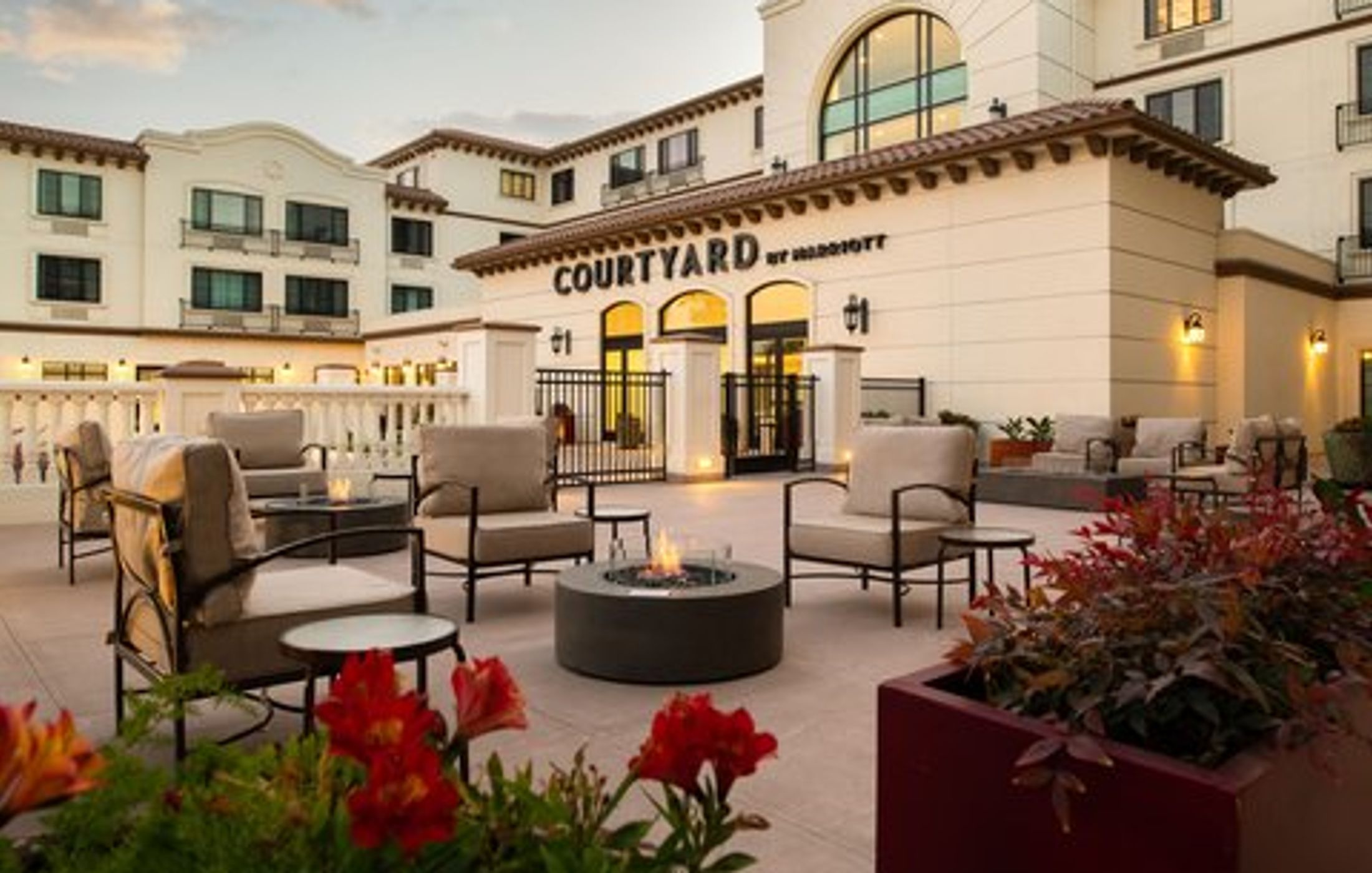 Courtyard Santa Cruz