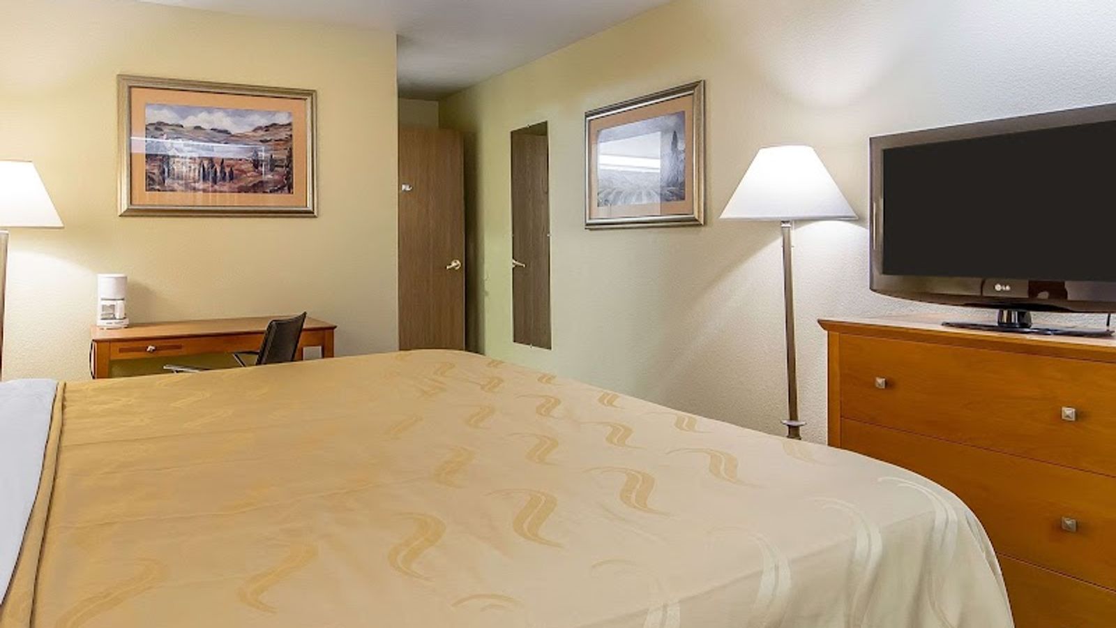 Photo of Quality Inn & Suites