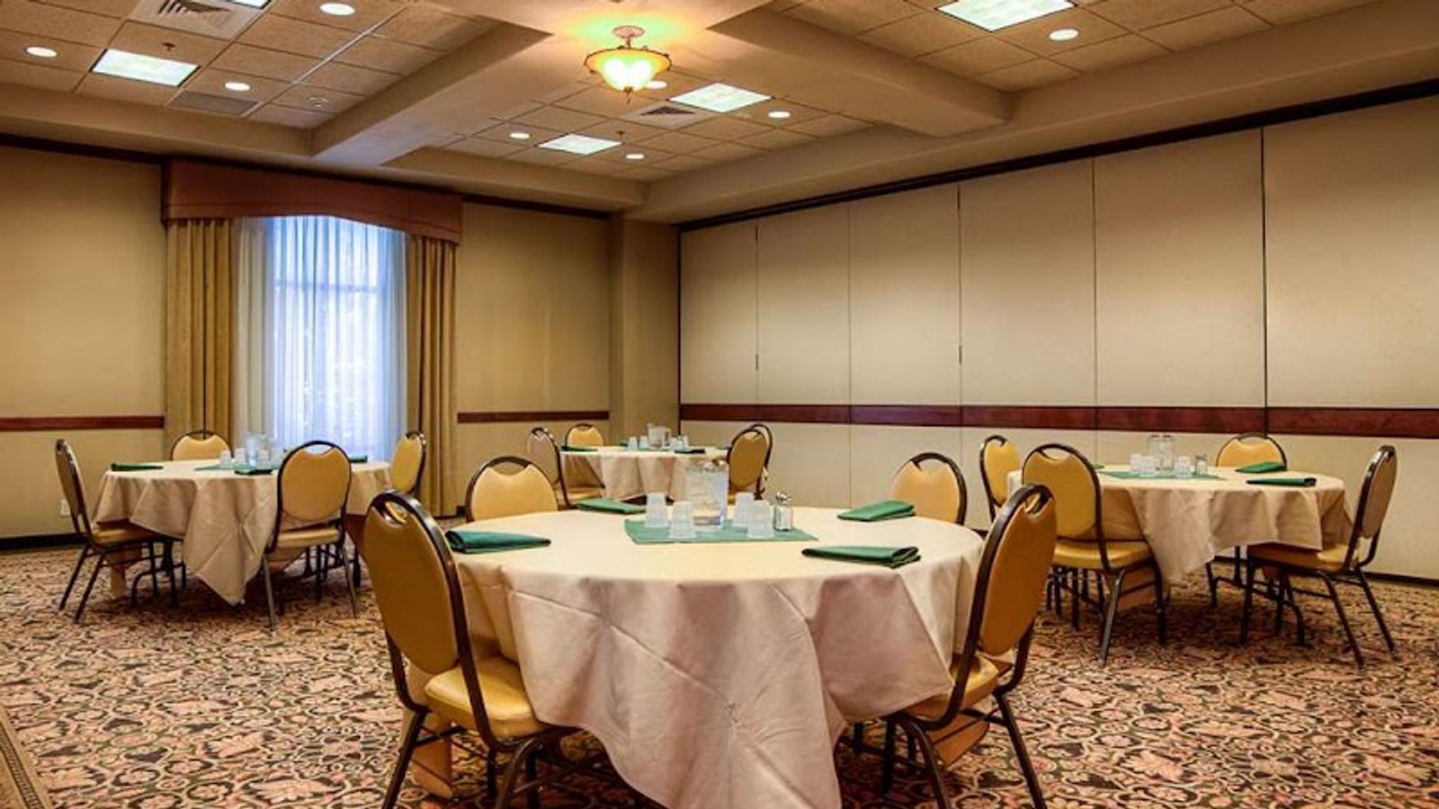 Photo of Hampton Inn & Suites Mountain Home