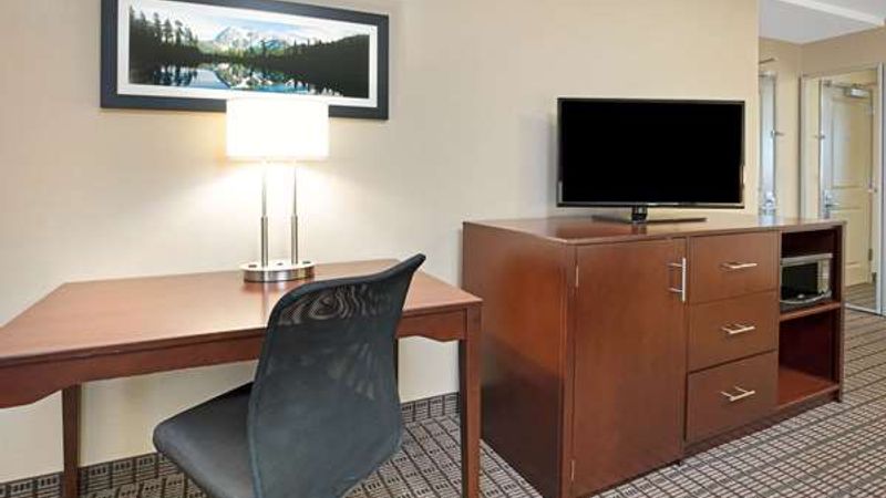 Photo of La Quinta Inn & Suites by Wyndham Bellingham