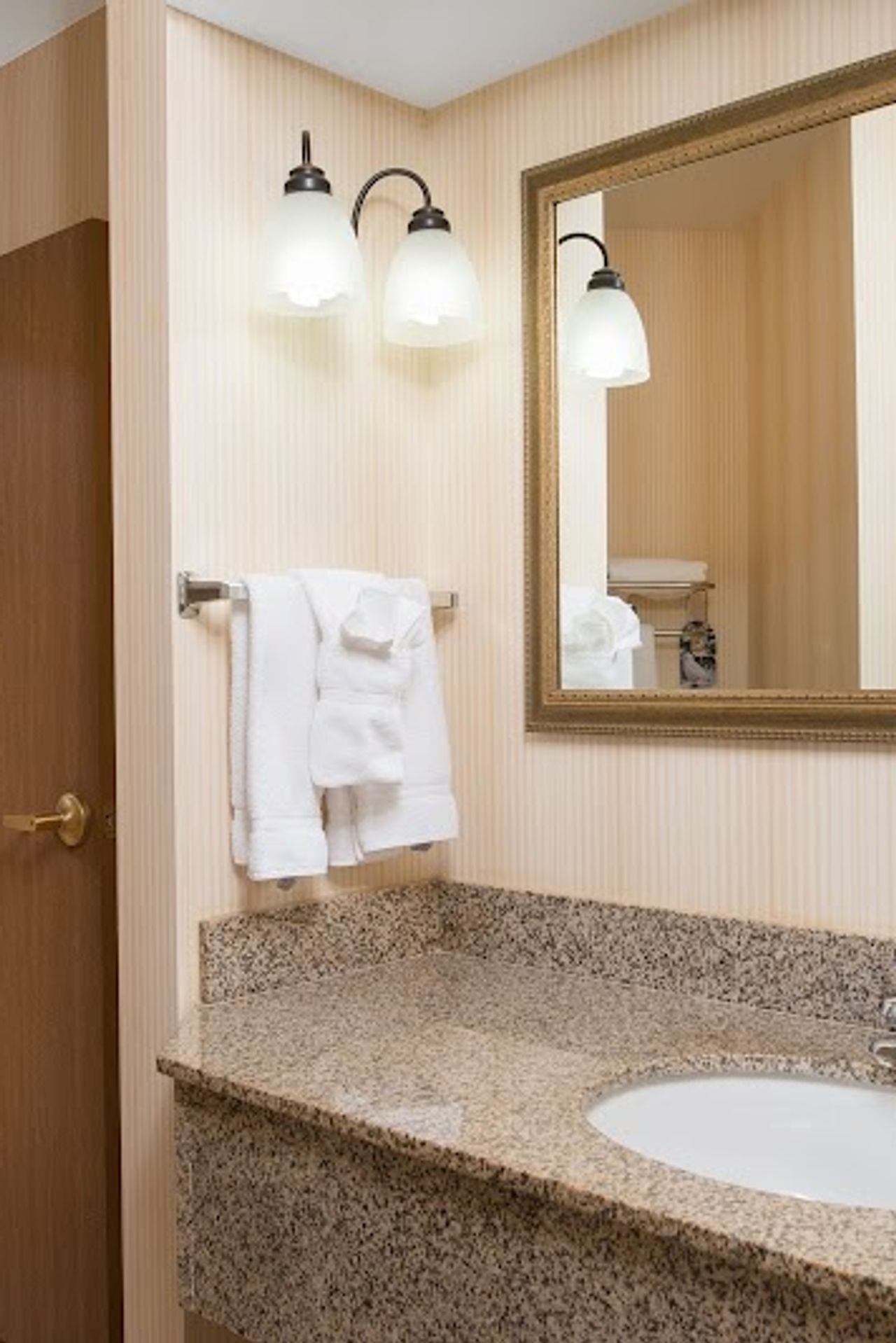 Photo of Holiday Inn Express & Suites Coeur D Alene I-90 Exit 11, an IHG Hotel