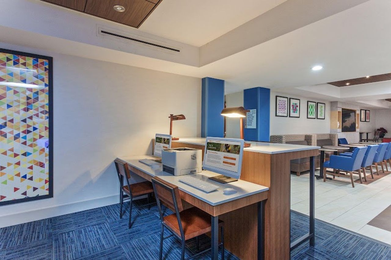 Photo of Holiday Inn Express & Suites Elk Grove West I-5 by IHG