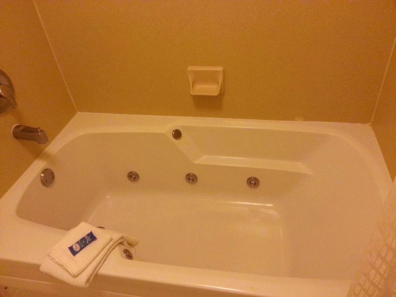 Gateway Inn & Suites San Francisco (SFO) Airport - California King Jacuzzi Suite