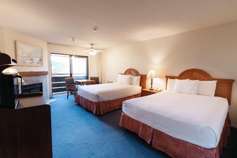Photo of Monarch Resort - 2 Queen Room
