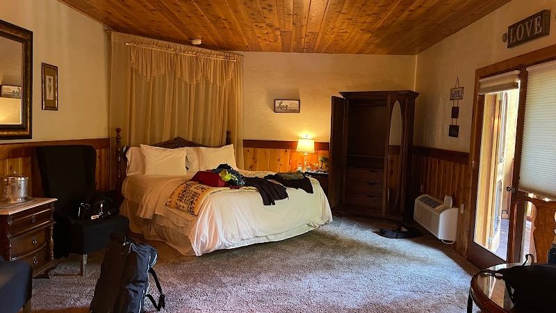 Photo of The Lindsay Lodge & Restaurant