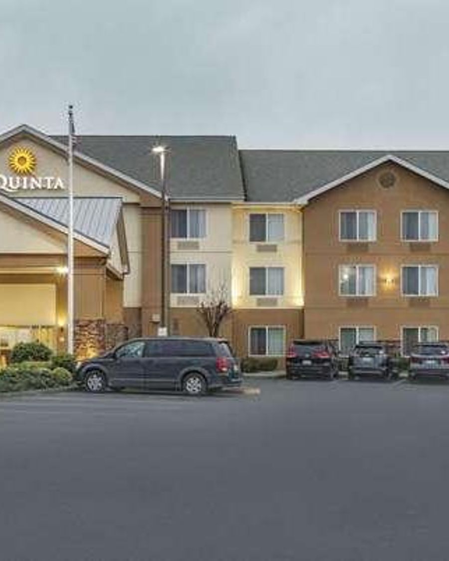 La Quinta Inn & Suites by Wyndham Central Point - Medford