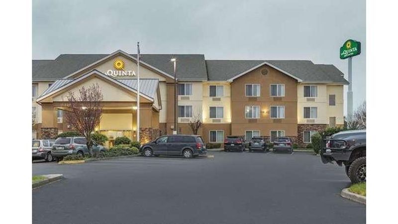 La Quinta Inn & Suites by Wyndham Central Point - Medford