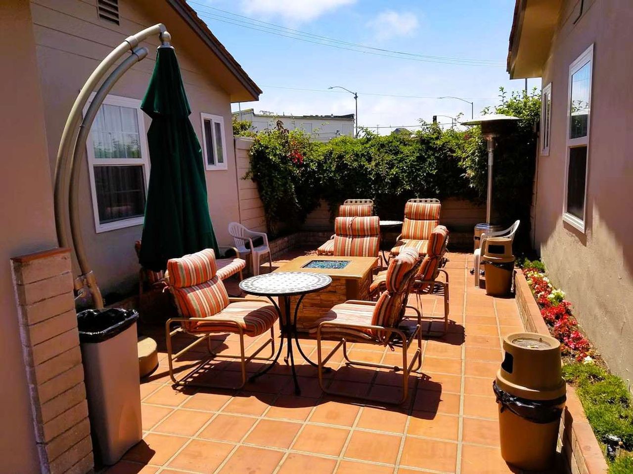 Photo of Lone Oak Lodge - Outdoor seating area, Firepit